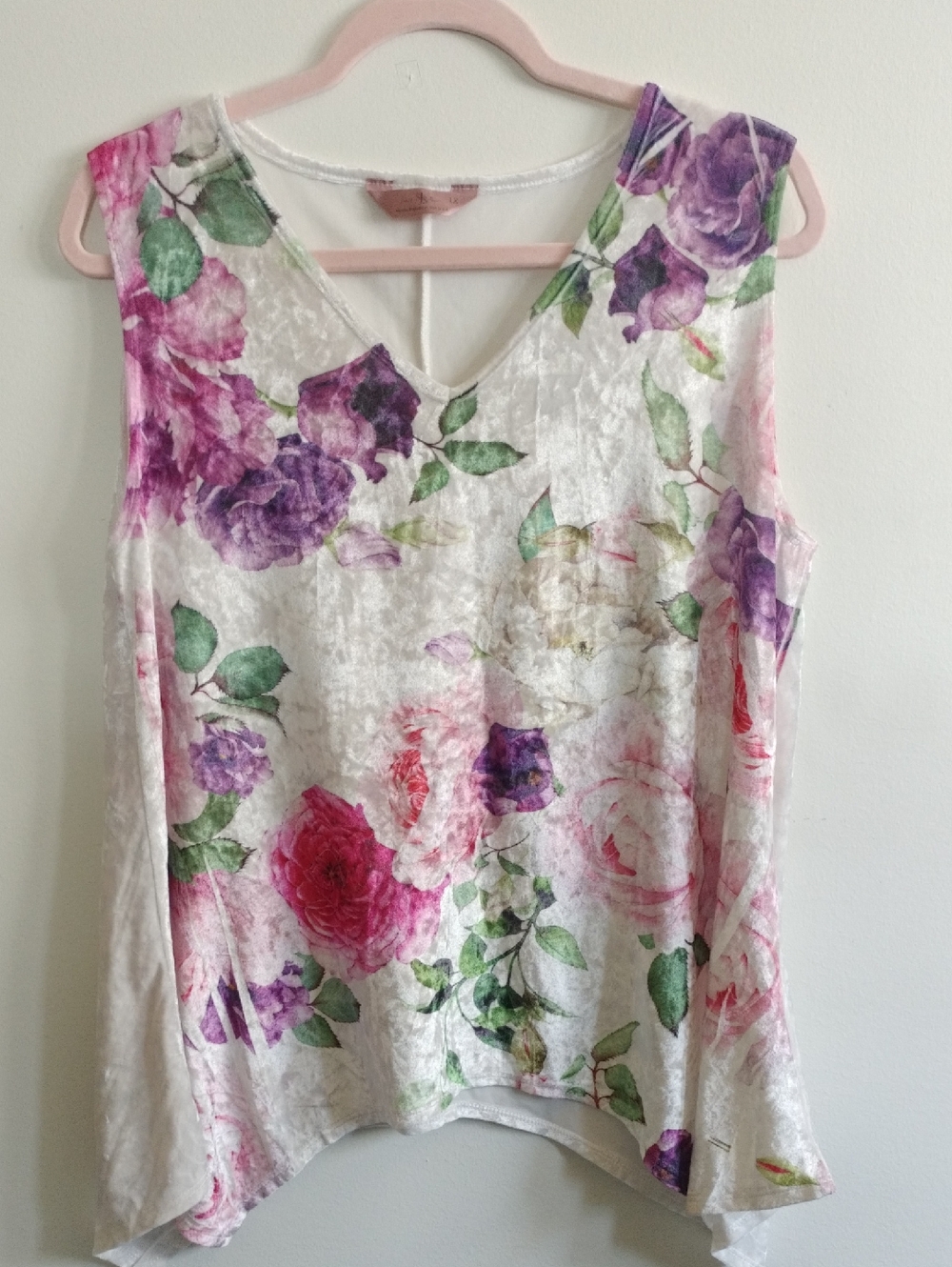SJS White Floral V-Neck Sleeveless Tank with Pink & Purple Roses